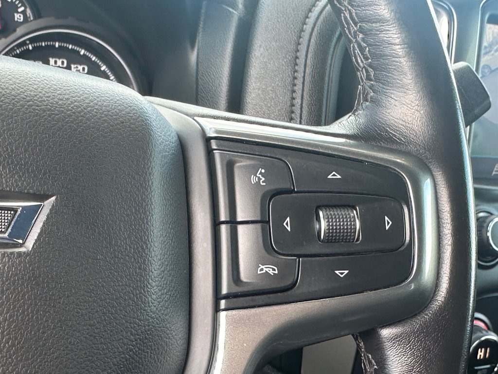 Chevrolet Silverado 1500 RST Z71 4x4 SIEGES VOLANT CHAUFFANTS 2022 à St-Jean-Sur-Richelieu, Québec - 25 - w1024h768px