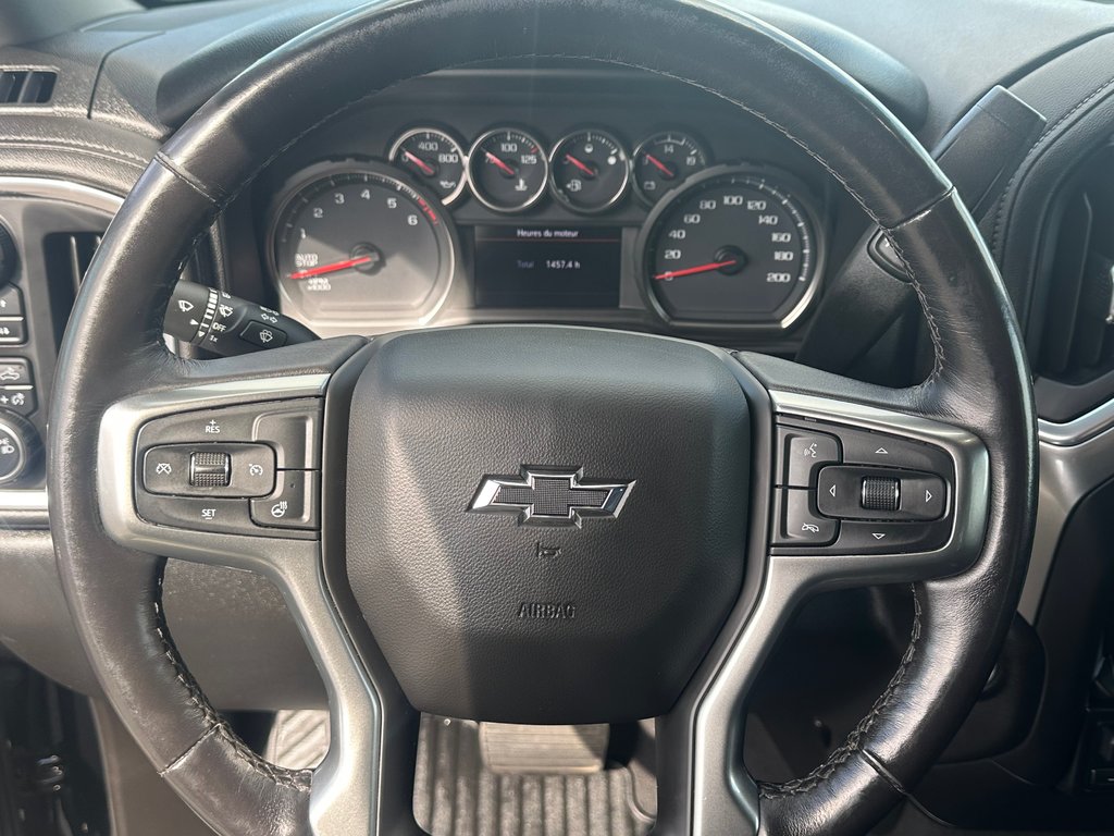 Chevrolet Silverado 1500 RST Z71 4x4 SIEGES VOLANT CHAUFFANTS 2022 à St-Jean-Sur-Richelieu, Québec - 17 - w1024h768px