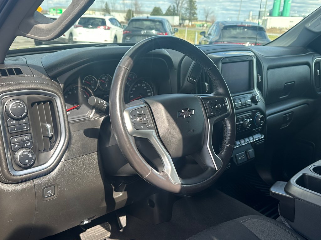 Chevrolet Silverado 1500 RST Z71 4x4 SIEGES VOLANT CHAUFFANTS 2022 à St-Jean-Sur-Richelieu, Québec - 13 - w1024h768px