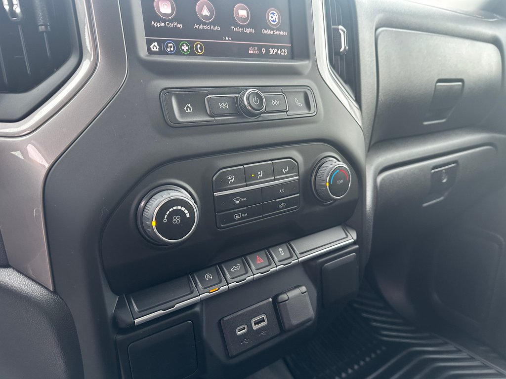 Chevrolet Silverado 1500 4 X4 DÉMARREUR A DISTANCE APPLE CARPLAY/ANDROID 2022 à St-Jean-Sur-Richelieu, Québec - 23 - w1024h768px