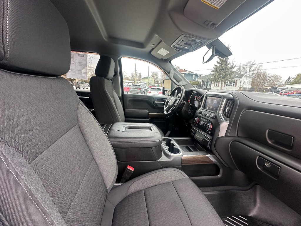 Chevrolet Silverado 1500 LTD LT Trail Boss Z71 4X4 CREW V8 5.3L 2022 à St-Jean-Sur-Richelieu, Québec - 12 - w1024h768px