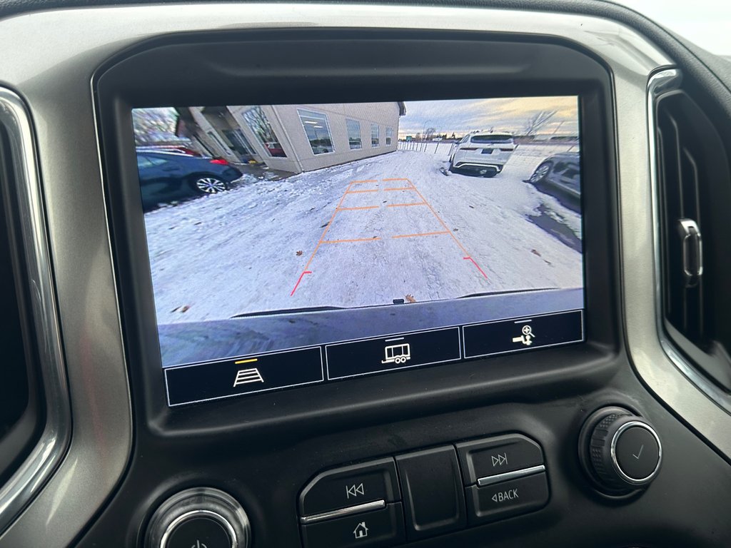 Chevrolet Silverado 1500 LTD LT Trail Boss Z71 4X4 CREW V8 5.3L 2022 à St-Jean-Sur-Richelieu, Québec - 26 - w1024h768px