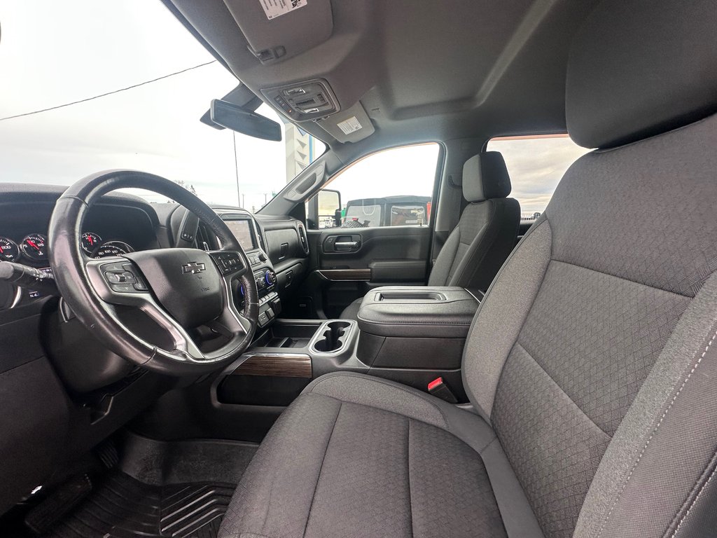 Chevrolet Silverado 1500 LTD LT Trail Boss Z71 4X4 CREW V8 5.3L 2022 à St-Jean-Sur-Richelieu, Québec - 18 - w1024h768px