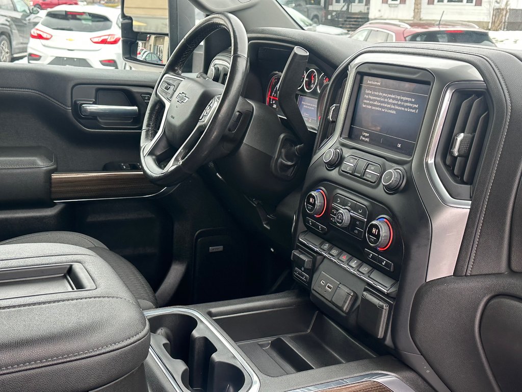 Chevrolet Silverado 1500 LTD LT Trail Boss Z71 4X4 CREW V8 5.3L 2022 à St-Jean-Sur-Richelieu, Québec - 3 - w1024h768px