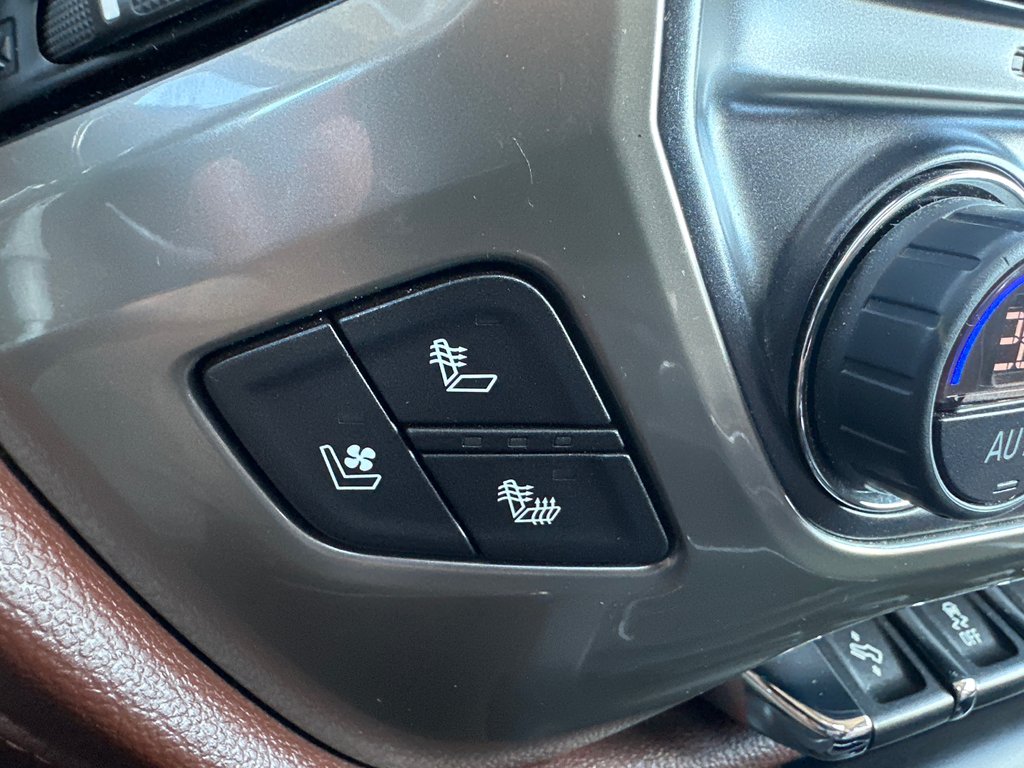2018 Chevrolet Silverado 1500 High Country CUIR TOIT OUVRANT NAVIGATION in St-Jean-Sur-Richelieu, Quebec - 18 - w1024h768px
