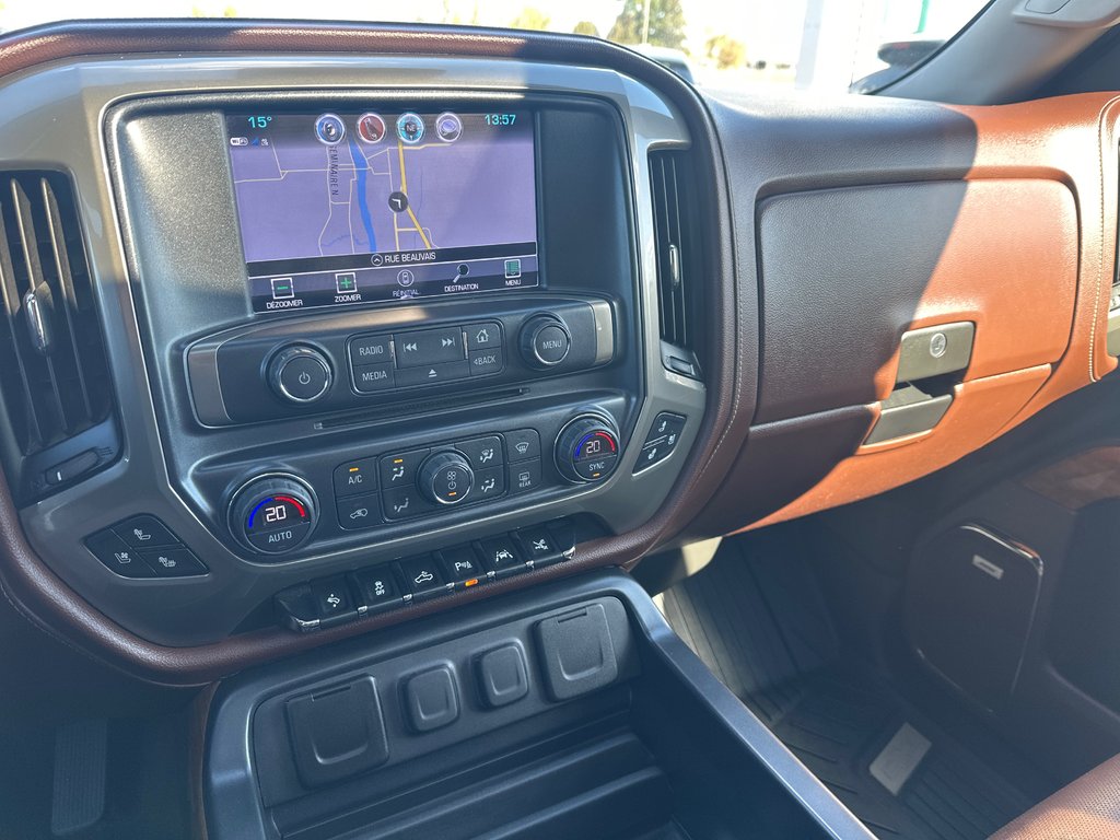 2018 Chevrolet Silverado 1500 High Country CUIR TOIT OUVRANT NAVIGATION in St-Jean-Sur-Richelieu, Quebec - 16 - w1024h768px