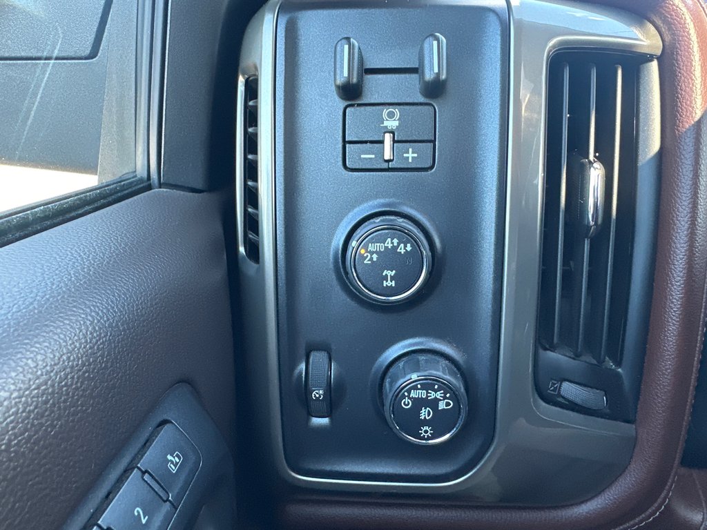 2018 Chevrolet Silverado 1500 High Country CUIR TOIT OUVRANT NAVIGATION in St-Jean-Sur-Richelieu, Quebec - 22 - w1024h768px