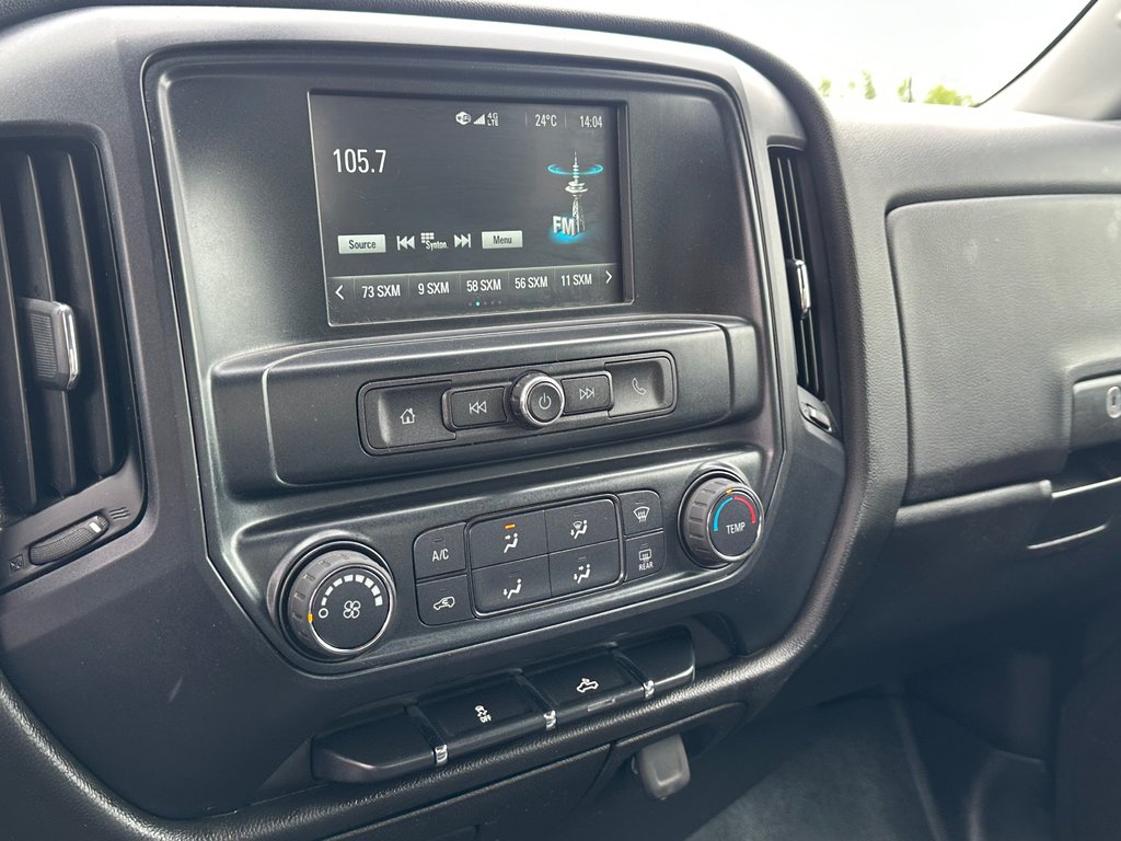 2019 Chevrolet Silverado 1500 Custom 4X4 in St-Jean-Sur-Richelieu, Quebec - 15 - w1024h768px