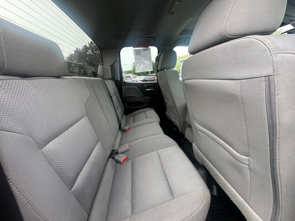 2019 Chevrolet Silverado 1500 Custom 4X4 in St-Jean-Sur-Richelieu, Quebec - 12 - w1024h768px