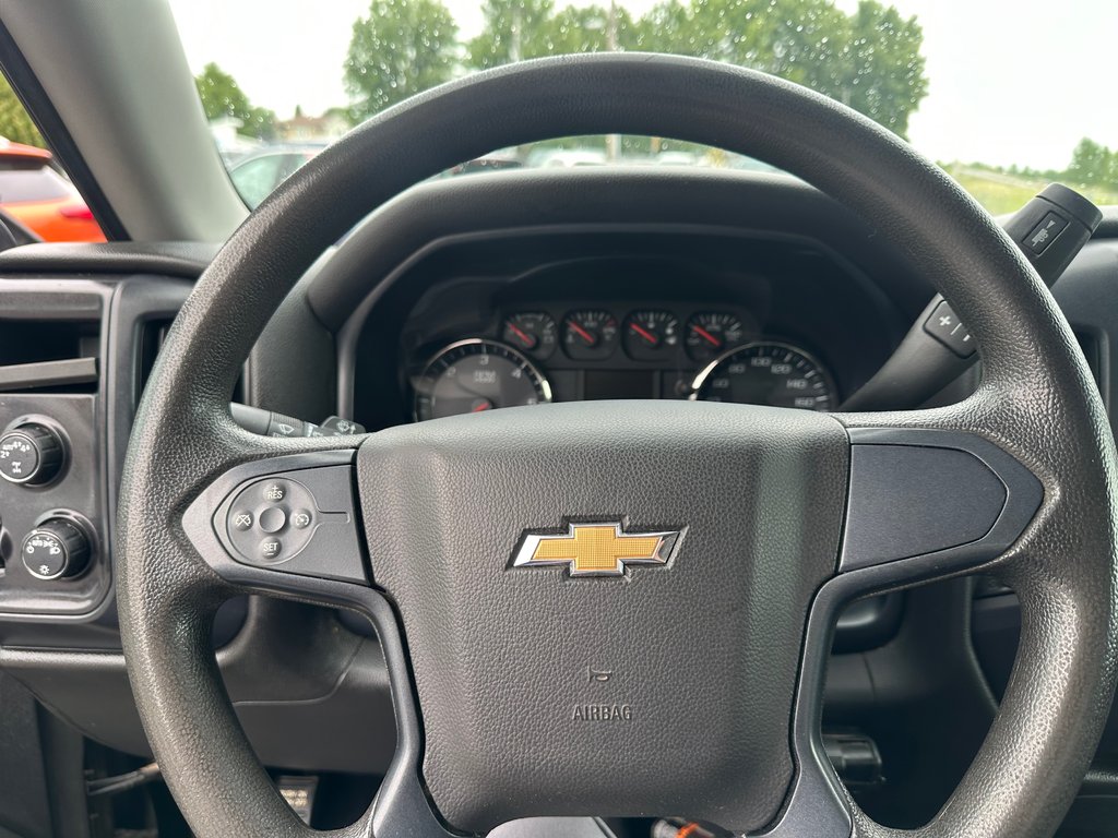 2019 Chevrolet Silverado 1500 Custom 4X4 in St-Jean-Sur-Richelieu, Quebec - 13 - w1024h768px