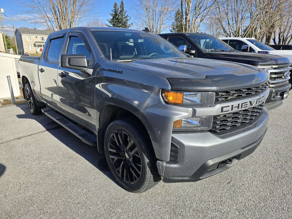 Silverado 1500 Custom 4x4 CREW V8 5.3L 6 passagers 2020 à St-Jean-Sur-Richelieu, Québec - 1 - w1024h768px