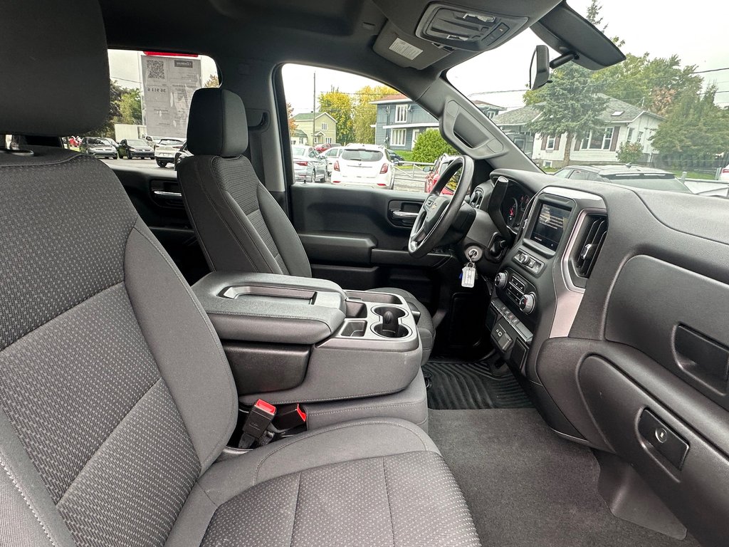 2022 Chevrolet Silverado 1500 4X4 CUSTOM CREW DEMARREUR CAMERA in St-Jean-Sur-Richelieu, Quebec - 10 - w1024h768px