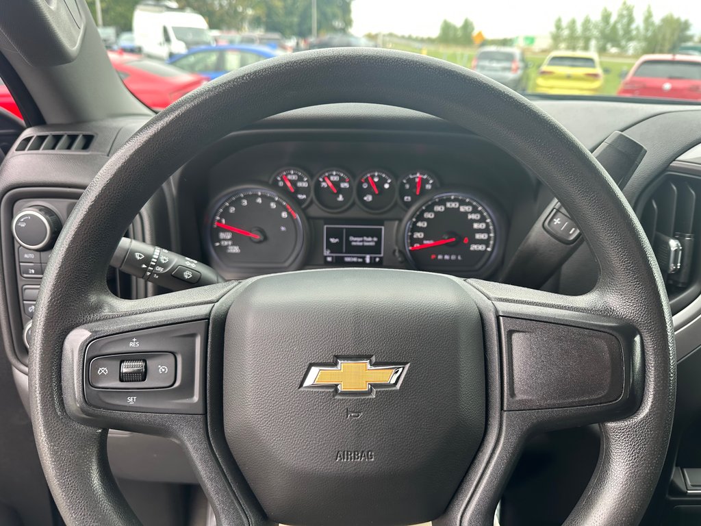 2022 Chevrolet Silverado 1500 4X4 CUSTOM CREW DEMARREUR CAMERA in St-Jean-Sur-Richelieu, Quebec - 15 - w1024h768px