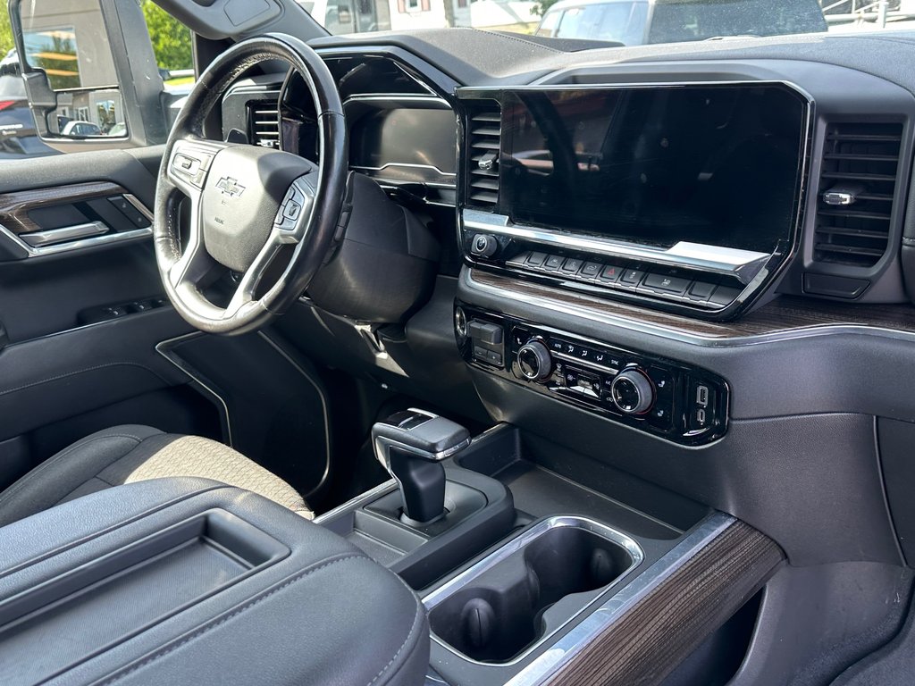 2022 Chevrolet Silverado 1500 RST DIESEL CREW 4X4 SEULEMENT 061751 KM in St-Jean-Sur-Richelieu, Quebec - 13 - w1024h768px