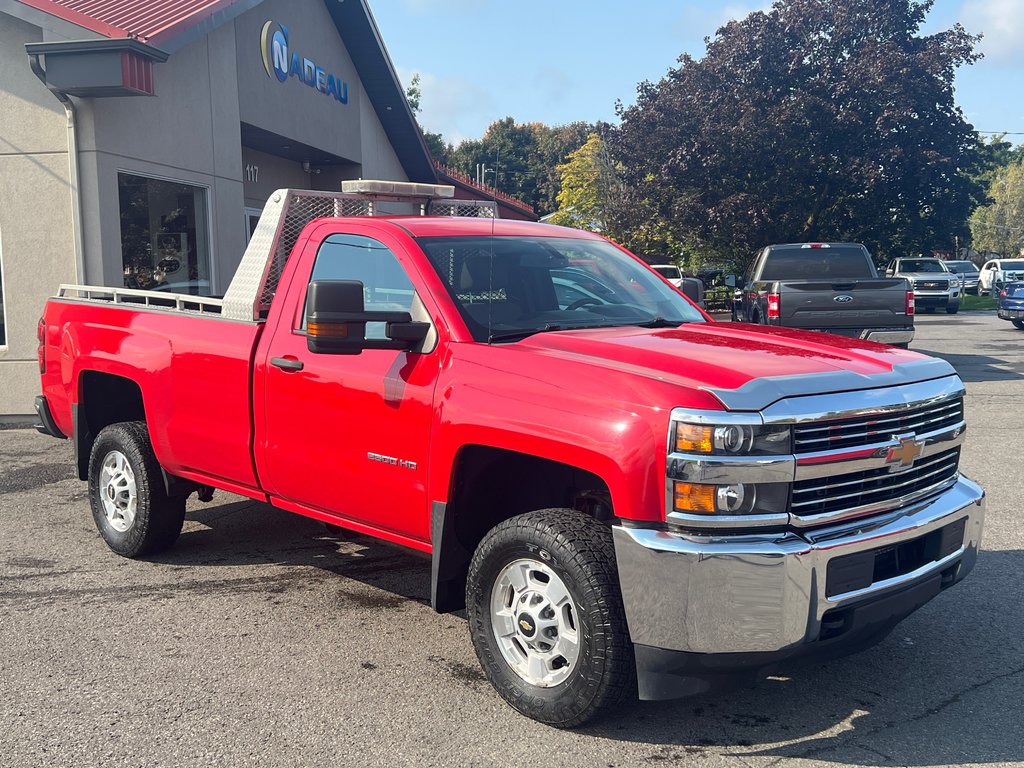 2015  Silverado 2500HD V8 6.0L  Boite 8 pieds SEULEMENT 127919KM in St-Jean-Sur-Richelieu, Quebec - 1 - w1024h768px