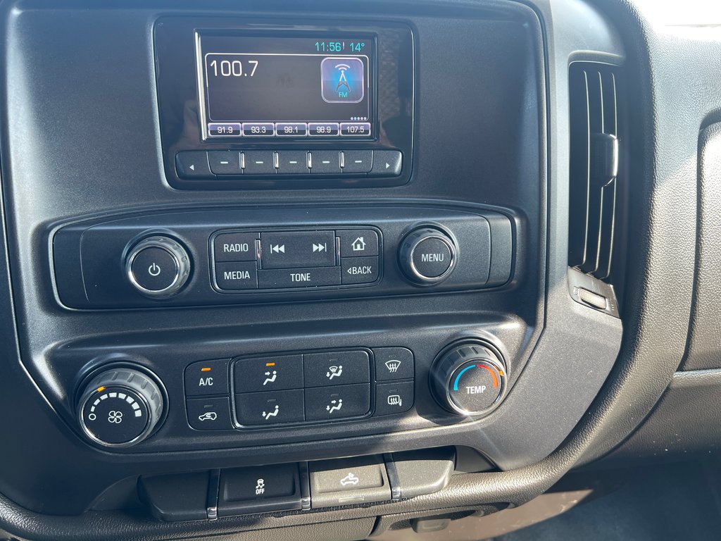 2015  Silverado 2500HD V8 6.0L  Boite 8 pieds SEULEMENT 127919KM in St-Jean-Sur-Richelieu, Quebec - 14 - w1024h768px