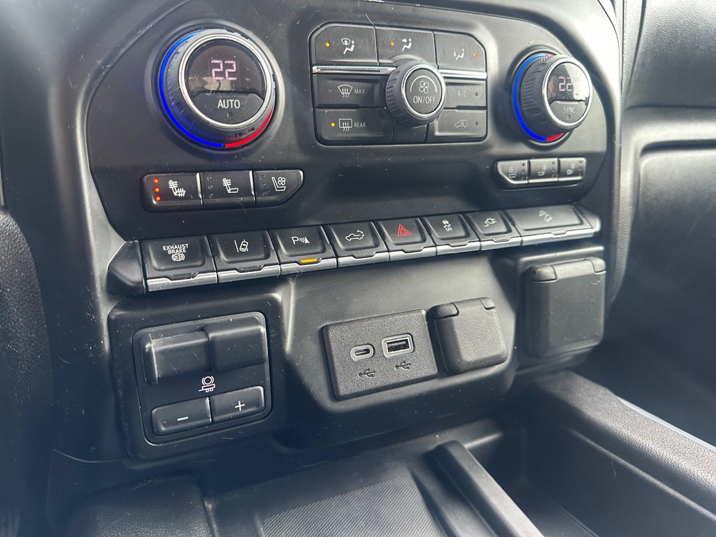 Chevrolet Silverado 2500HD LTZ Z71 4X4 DIESEL BOITE 8 PIEDS 2023 à St-Jean-Sur-Richelieu, Québec - 19 - w1024h768px