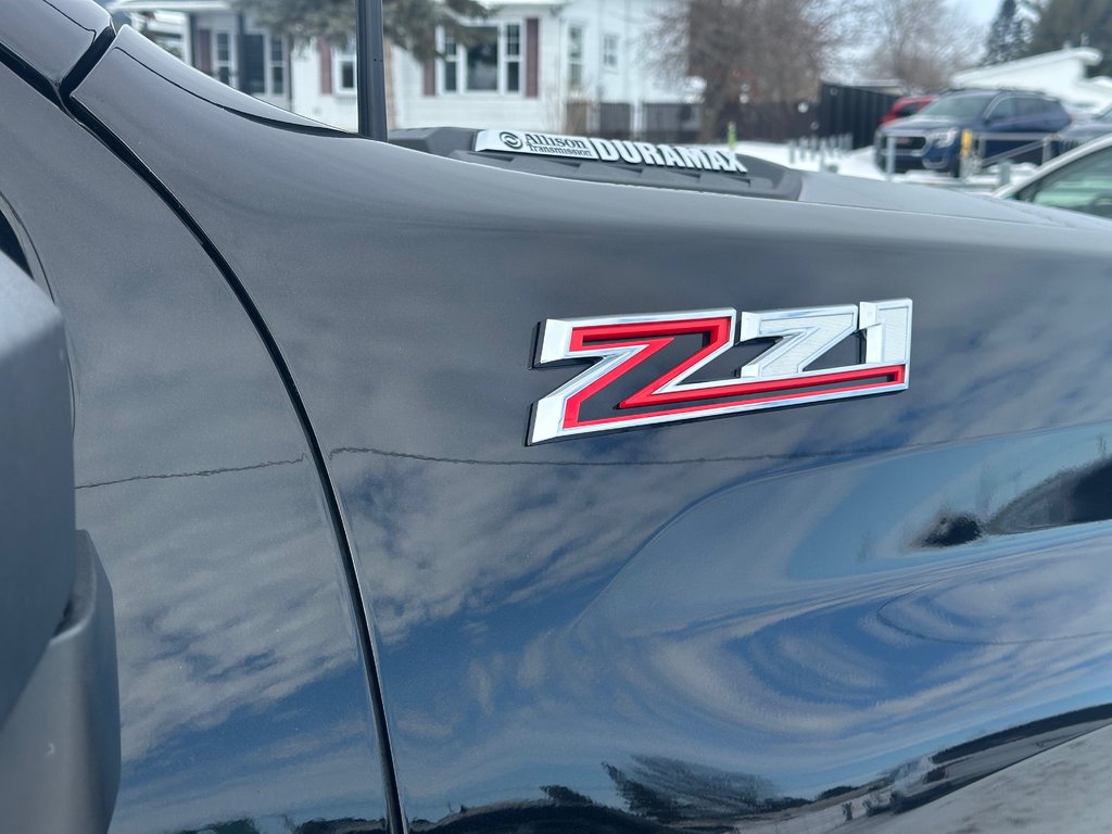 Chevrolet Silverado 2500HD LTZ Z71 4X4 DIESEL BOITE 8 PIEDS 2023 à St-Jean-Sur-Richelieu, Québec - 11 - w1024h768px