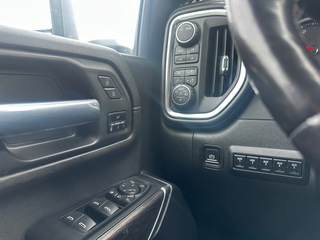 Chevrolet Silverado 2500HD LTZ Z71 4X4 DIESEL BOITE 8 PIEDS 2023 à St-Jean-Sur-Richelieu, Québec - 20 - w1024h768px