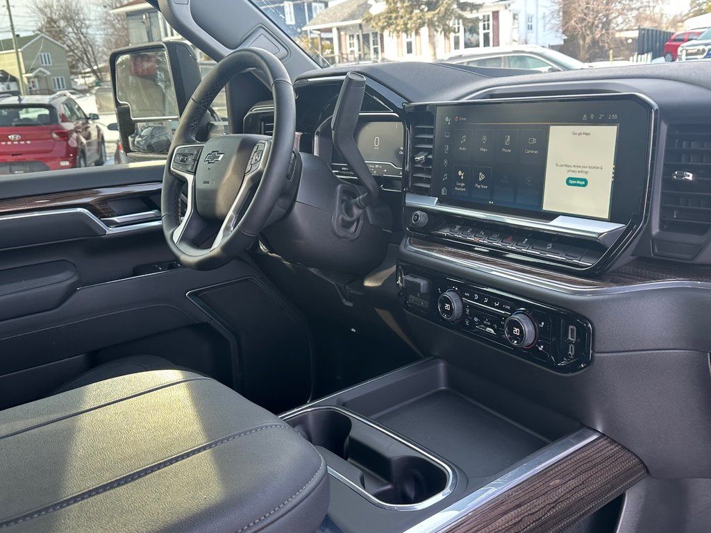 Chevrolet Silverado 2500HD LT TRAILBOSS Z71 4X4 CREW DIESEL V8 2025 à St-Jean-Sur-Richelieu, Québec - 3 - w1024h768px