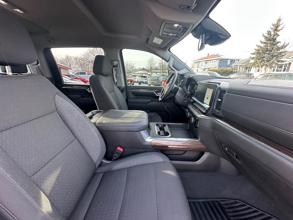 Chevrolet Silverado 2500HD LT TRAILBOSS Z71 4X4 CREW DIESEL V8 2025 à St-Jean-Sur-Richelieu, Québec - 13 - w1024h768px