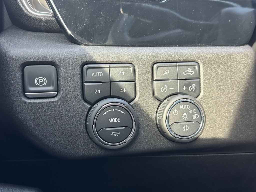 Chevrolet Silverado 2500HD LT TRAILBOSS Z71 4X4 CREW DIESEL V8 2025 à St-Jean-Sur-Richelieu, Québec - 20 - w1024h768px