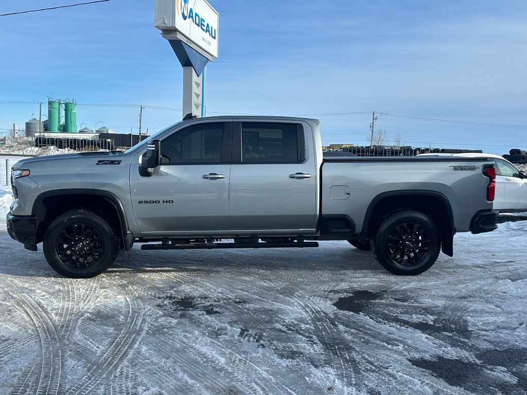 Chevrolet Silverado 2500HD LT TRAILBOSS Z71 4X4 CREW DIESEL V8 2025 à St-Jean-Sur-Richelieu, Québec - 8 - w1024h768px