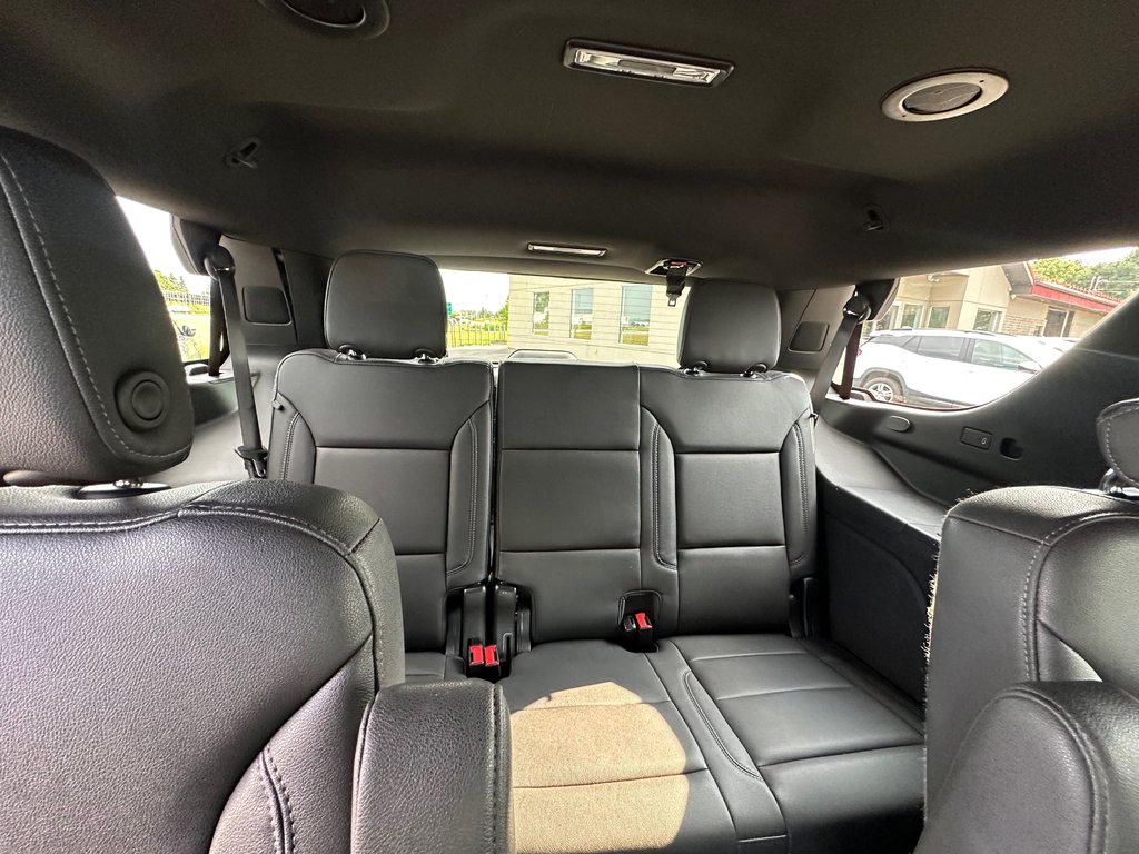 2022 Chevrolet Tahoe Z71 7 PASSAGERS in St-Jean-Sur-Richelieu, Quebec - 16 - w1024h768px