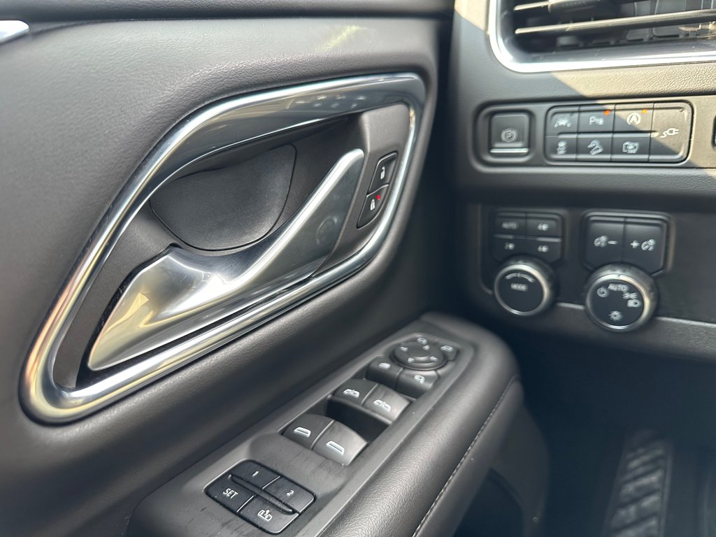 2022 Chevrolet Tahoe Z71 7 PASSAGERS in St-Jean-Sur-Richelieu, Quebec - 19 - w1024h768px