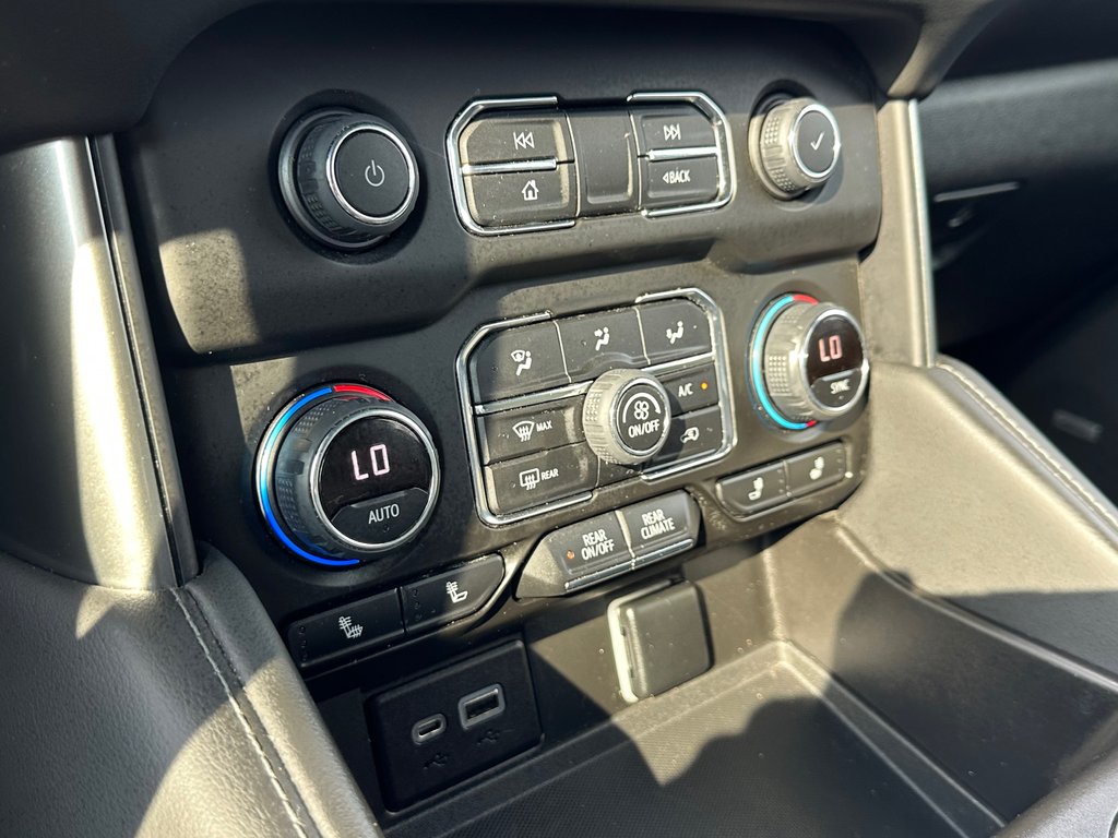 2022 Chevrolet Tahoe Z71 7 PASSAGERS in St-Jean-Sur-Richelieu, Quebec - 18 - w1024h768px