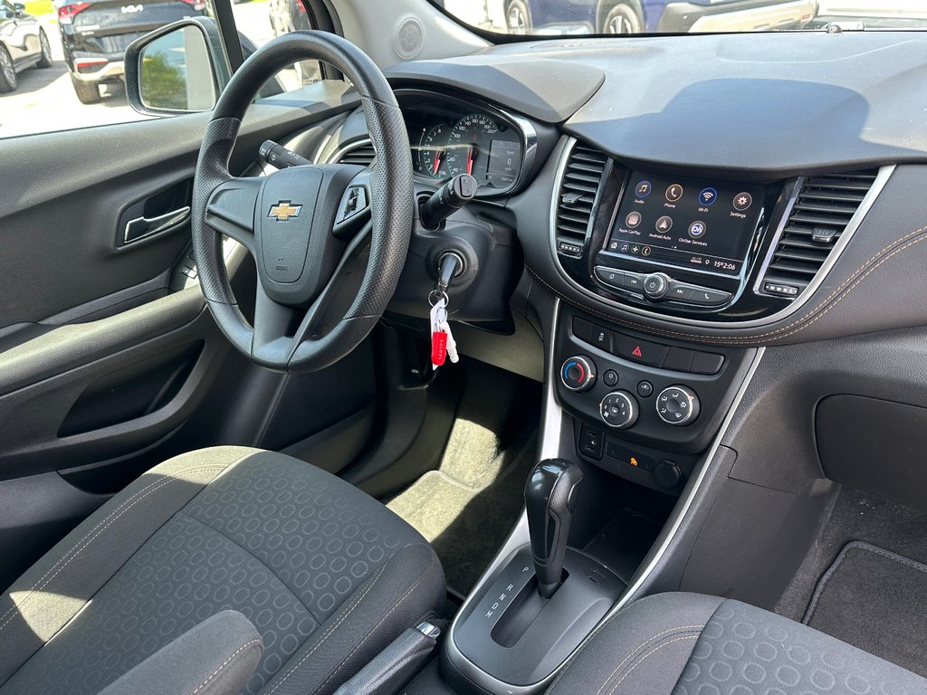 2021 Chevrolet Trax LS SEULEMENT 058545 KM in St-Jean-Sur-Richelieu, Quebec - 3 - w1024h768px