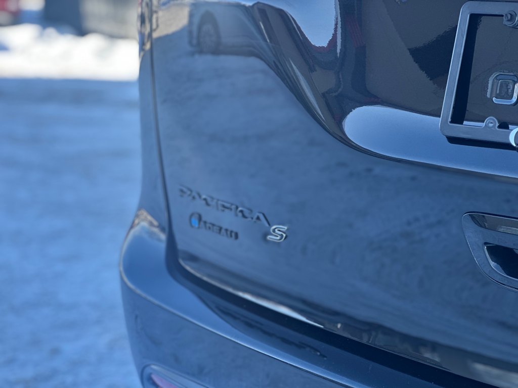 Chrysler Pacifica Hybrid Touring L Plus S package 2021 à St-Jean-Sur-Richelieu, Québec - 12 - w1024h768px
