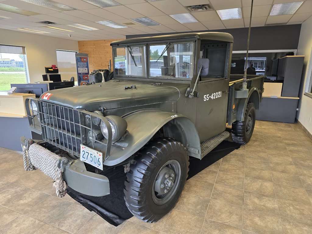 M-37 VÉHICULE DE COLLECTION 1955 à St-Jean-Sur-Richelieu, Québec - 5 - w1024h768px