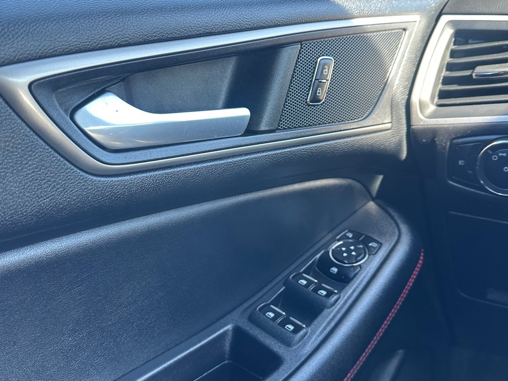 2022 Ford Edge ST-LINE AWD SEULEMENT 077467 KM in St-Jean-Sur-Richelieu, Quebec - 19 - w1024h768px