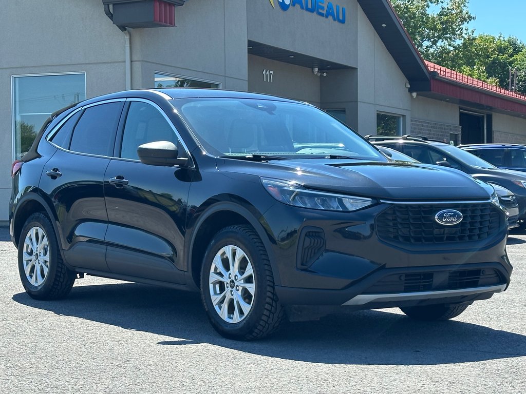 Ford Escape Active AWD 2024 à St-Jean-Sur-Richelieu, Québec - 1 - w1024h768px