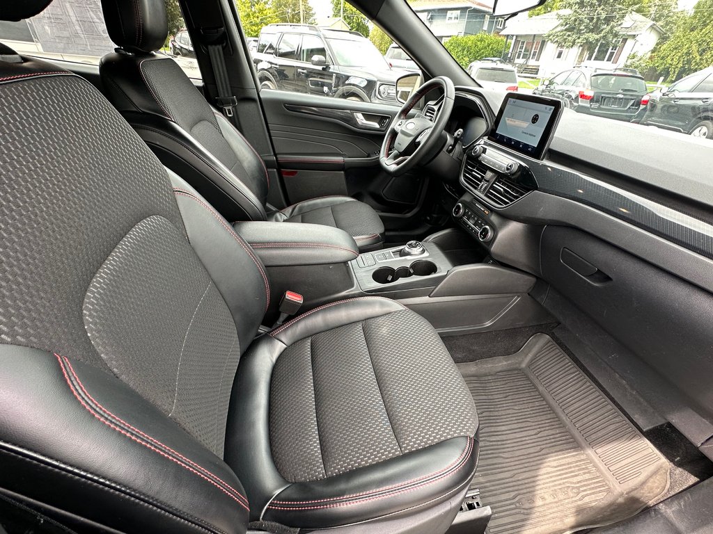 2024 Ford Escape ST-Line AWD CUIR in St-Jean-Sur-Richelieu, Quebec - 13 - w1024h768px