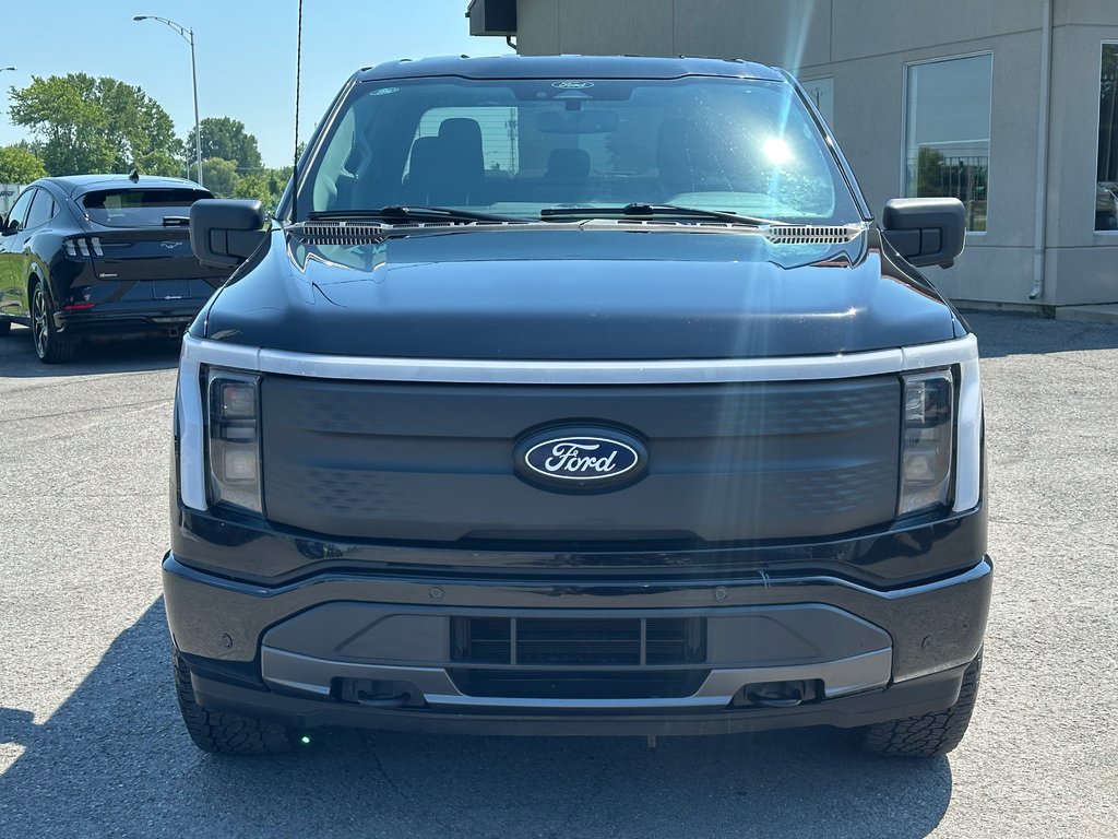Ford F-150 Lightning Flash GROSSE BATTERIE AWD 2024 à St-Jean-Sur-Richelieu, Québec - 6 - w1024h768px