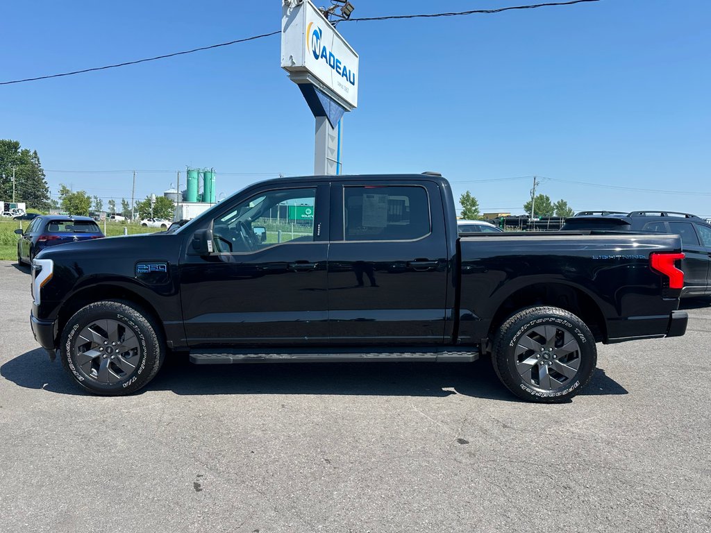 Ford F-150 Lightning Flash GROSSE BATTERIE AWD 2024 à St-Jean-Sur-Richelieu, Québec - 7 - w1024h768px