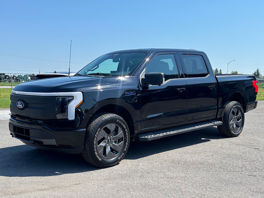 Ford F-150 Lightning Flash GROSSE BATTERIE AWD 2024 à St-Jean-Sur-Richelieu, Québec - 5 - w1024h768px