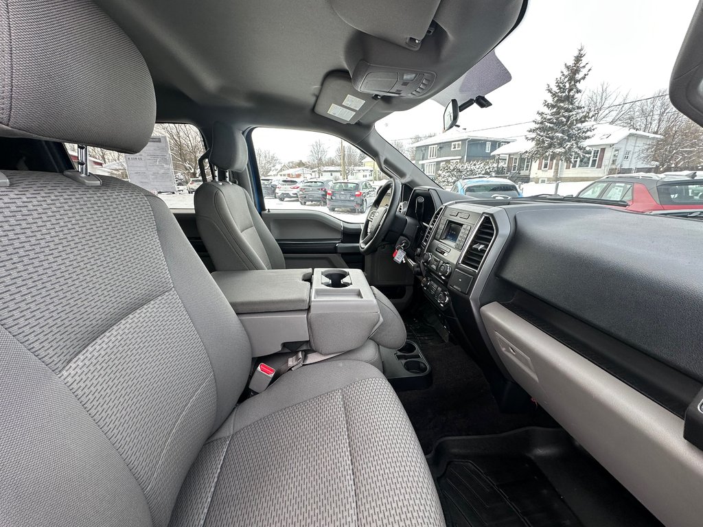 Ford F-150 XLT SUPERCREW V8 5 LITRES 2016 à St-Jean-Sur-Richelieu, Québec - 12 - w1024h768px