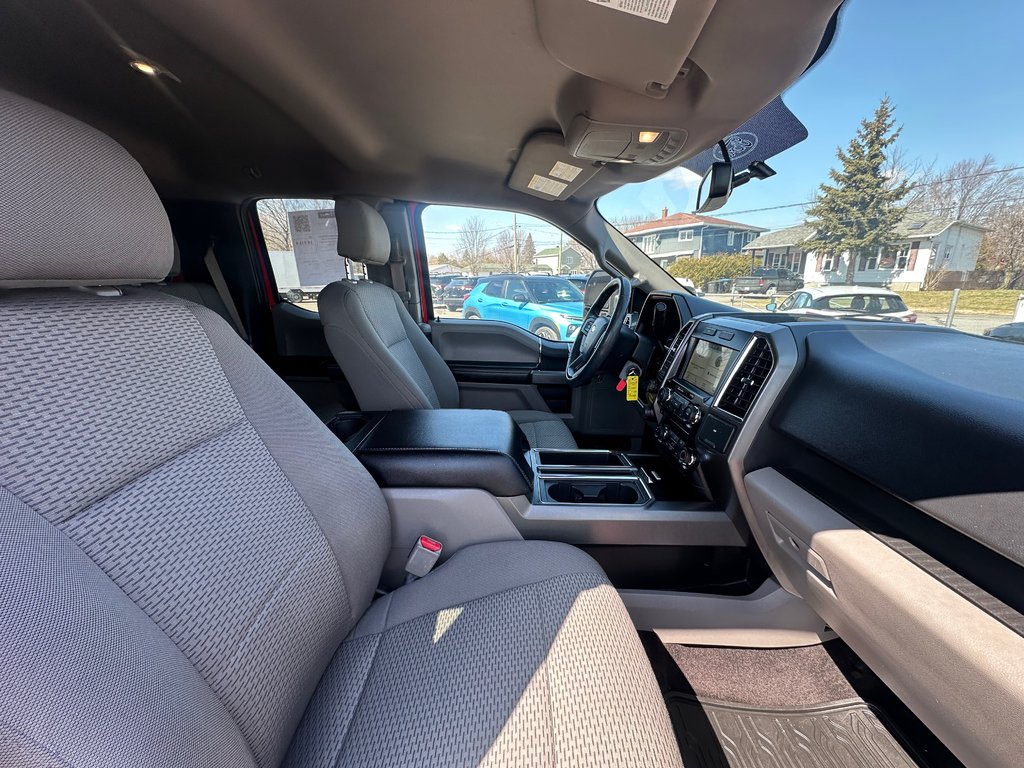 Ford F-150 XLT 4X4 BOITE 8 PIEDS 2016 à St-Jean-Sur-Richelieu, Québec - 12 - w1024h768px