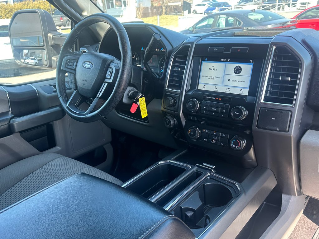 Ford F-150 XLT 4X4 BOITE 8 PIEDS 2016 à St-Jean-Sur-Richelieu, Québec - 3 - w1024h768px