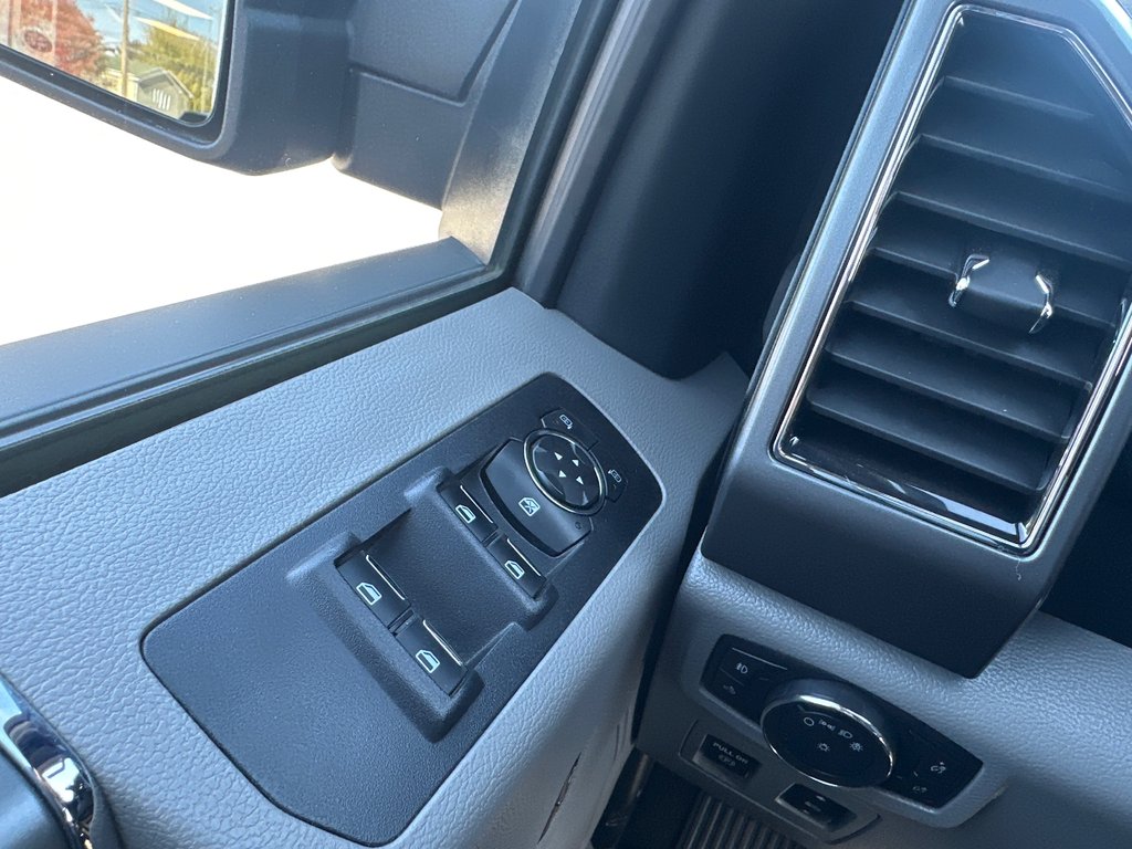 2018 Ford F-150 XLT SUPERCREW SEULEMENT  042820 KM in St-Jean-Sur-Richelieu, Quebec - 18 - w1024h768px