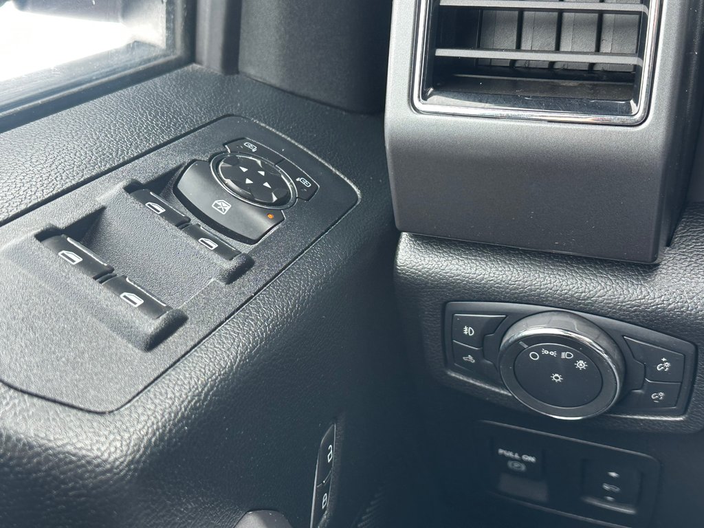 Ford F-150 XLT SPORT V8 5.0 SUPERCREW 4X4 2019 à St-Jean-Sur-Richelieu, Québec - 23 - w1024h768px