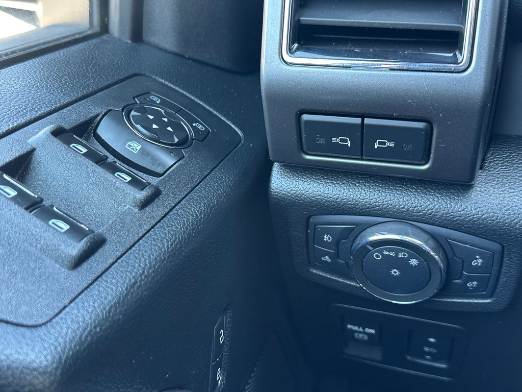 2019 Ford F-150 XLT SPORT FX4 4X4 CREW V6 3.5 in St-Jean-Sur-Richelieu, Quebec - 22 - w1024h768px