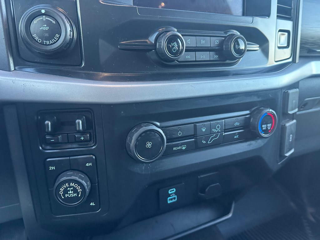 Ford F-150 XLT XTR 4X4 CREW V8 5.0 NAVIGATION 2022 à St-Jean-Sur-Richelieu, Québec - 17 - w1024h768px