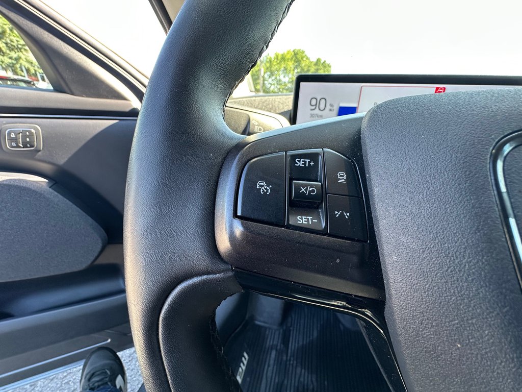2021 Ford Mustang Mach-E Premium AWD CUIR TOIT PANORAMIQUE in St-Jean-Sur-Richelieu, Quebec - 17 - w1024h768px