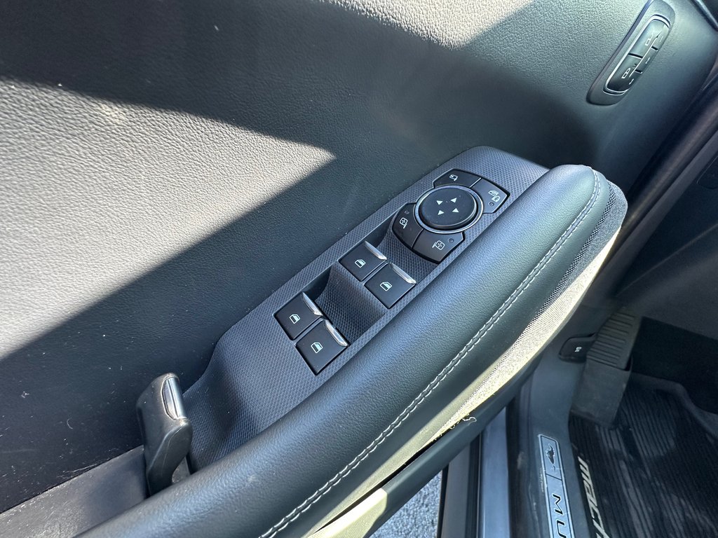 2021 Ford Mustang Mach-E Premium AWD CUIR TOIT PANORAMIQUE in St-Jean-Sur-Richelieu, Quebec - 14 - w1024h768px