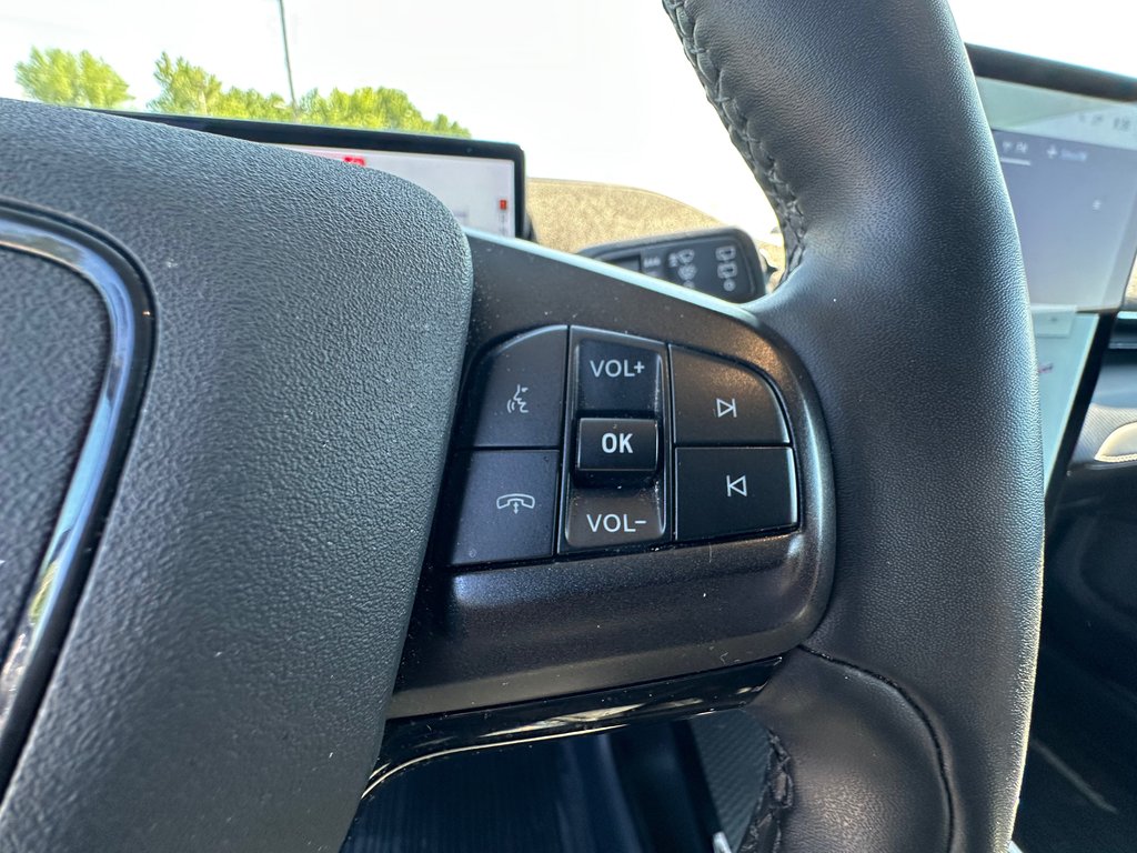 2021 Ford Mustang Mach-E Premium AWD CUIR TOIT PANORAMIQUE in St-Jean-Sur-Richelieu, Quebec - 16 - w1024h768px