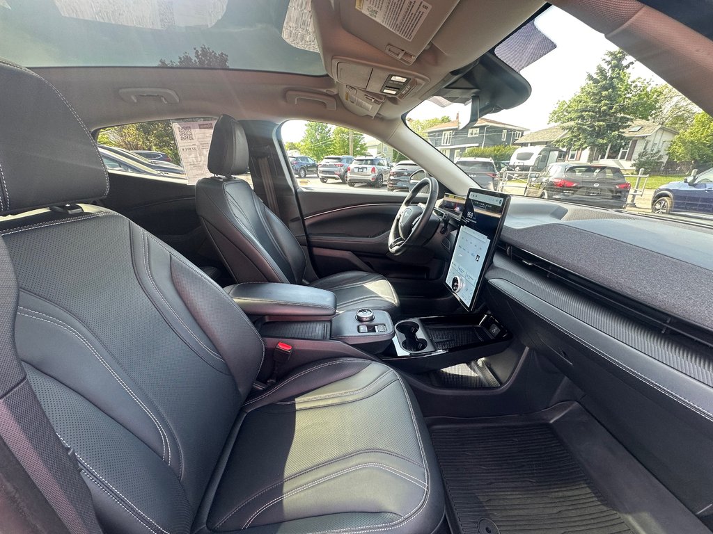 2023 Ford Mustang Mach-E Premium AWD GROSSE BATTERIE in St-Jean-Sur-Richelieu, Quebec - 12 - w1024h768px